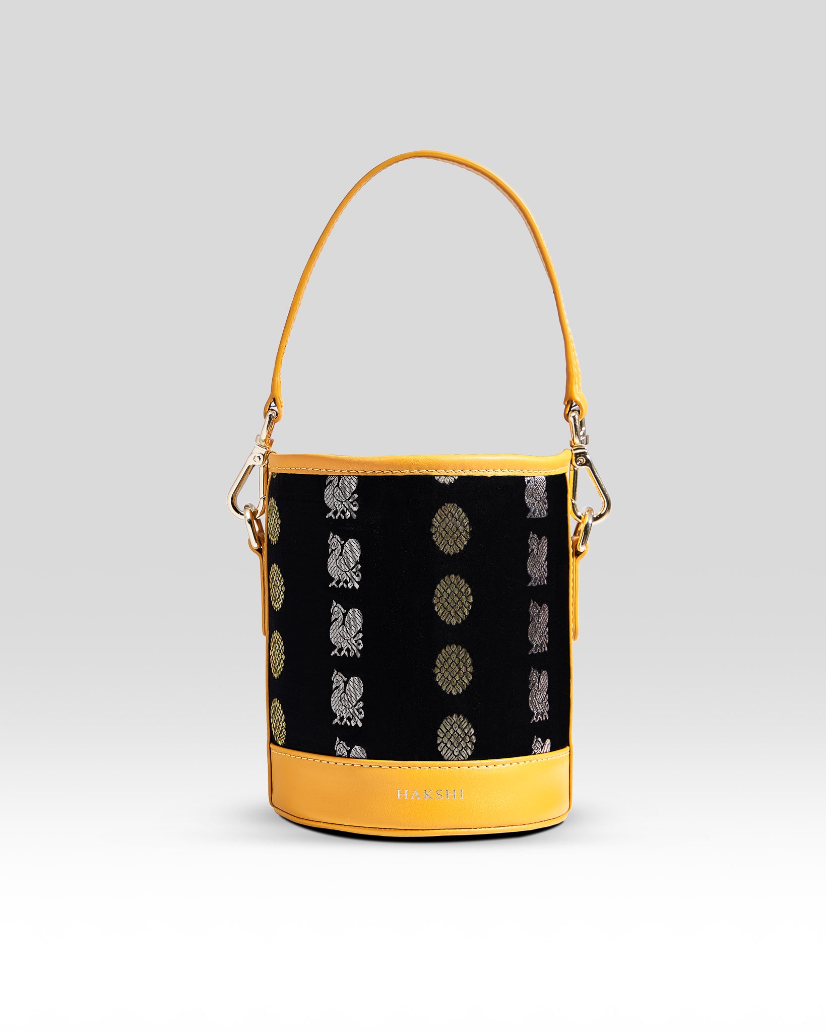 Stylish women's handbag featuring sleek design and versatile functionality, ideal for any occasion